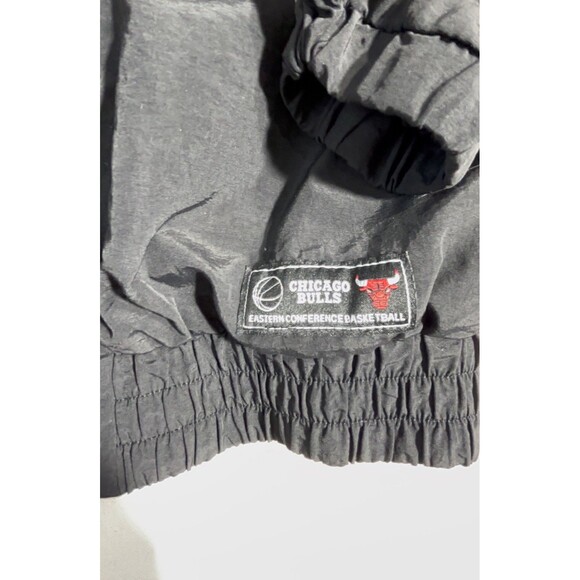 NBA Starter Chicago Bulls windbreaker jacket in black and red Kids Size 11/12 - Picture 9 of 9
